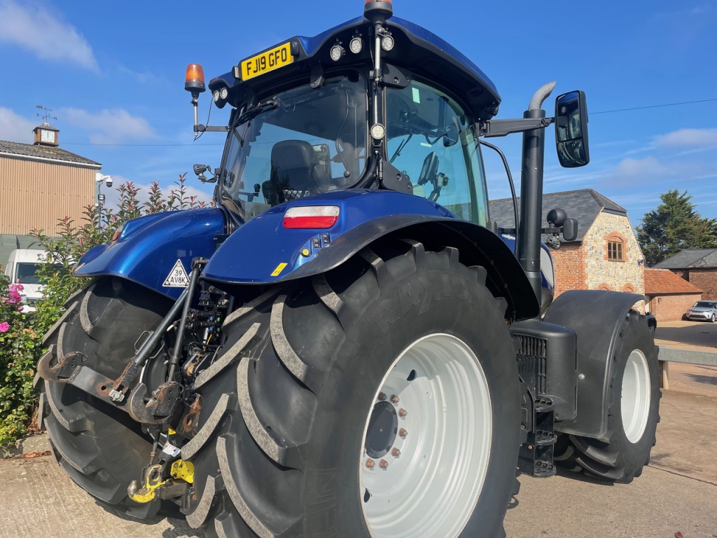 New Holland T7.270 Blue Power