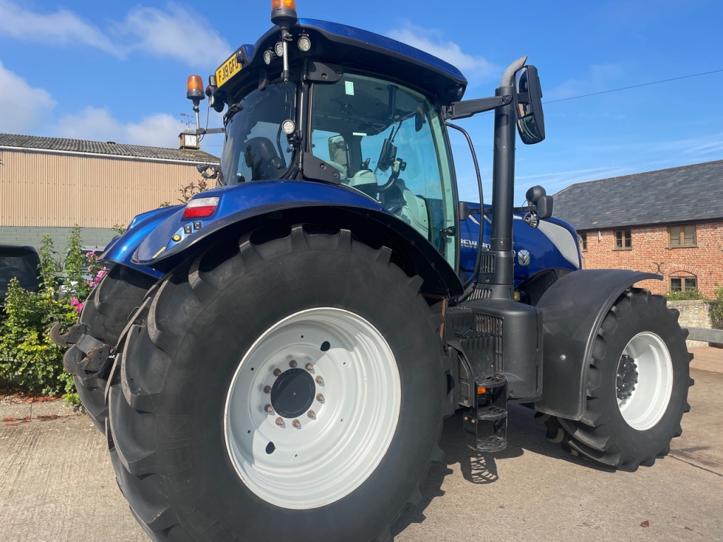 New Holland T7.270 Blue Power