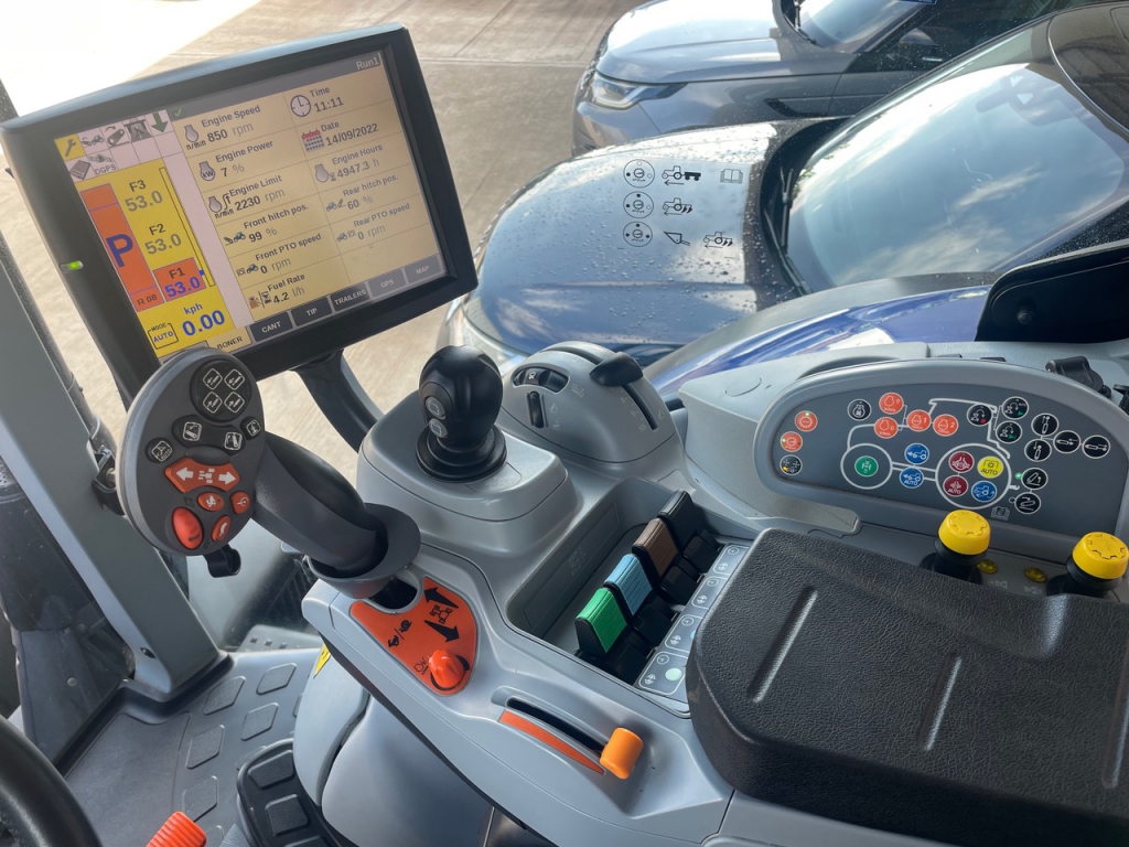 New Holland T7.270 Blue Power