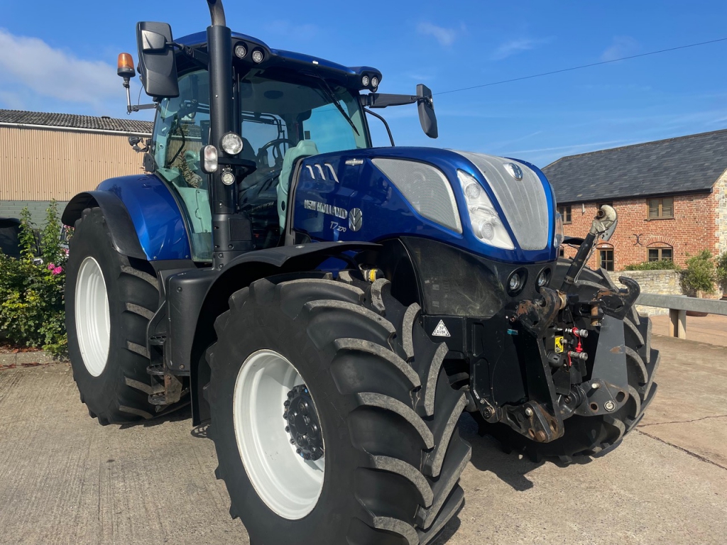 New Holland T7.270 Blue Power