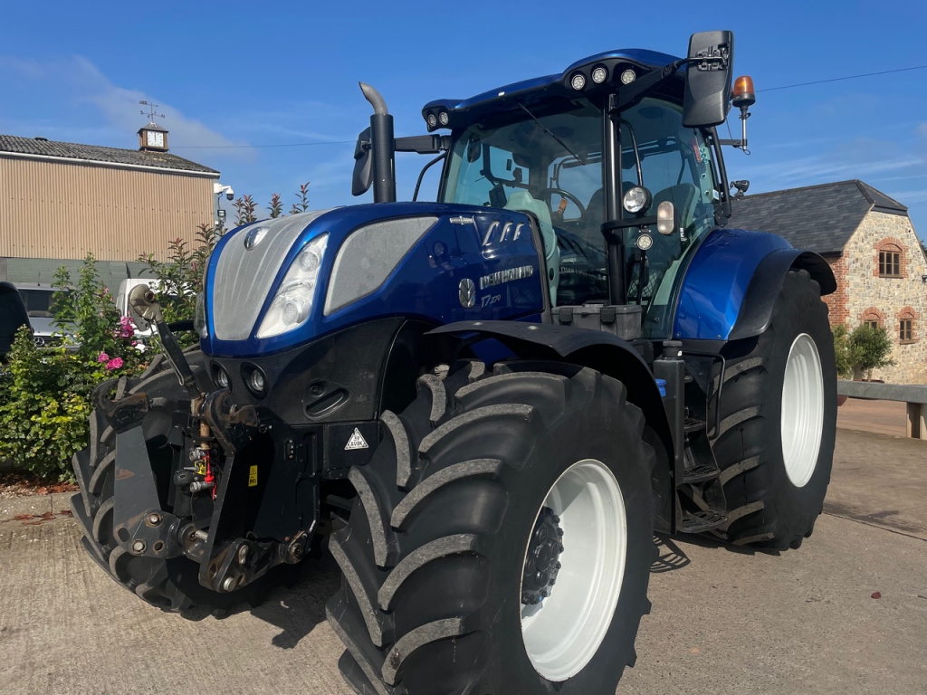New Holland T7.270 Blue Power