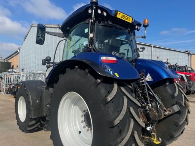 New Holland T7.270 Blue Power