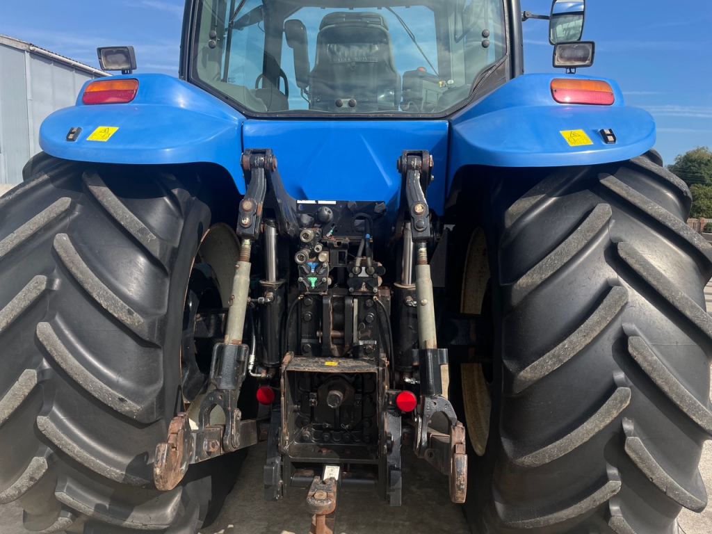 New Holland TG285