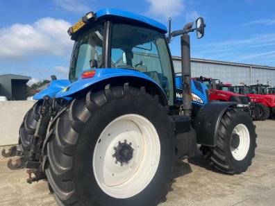 New Holland TG285