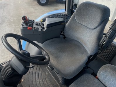 New Holland TG285