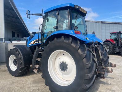 New Holland TG285