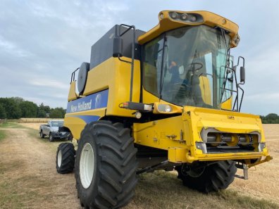 New Holland CSX 7080