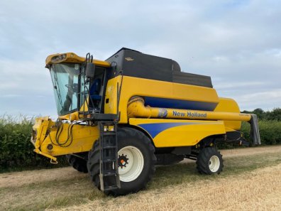 New Holland CSX 7080