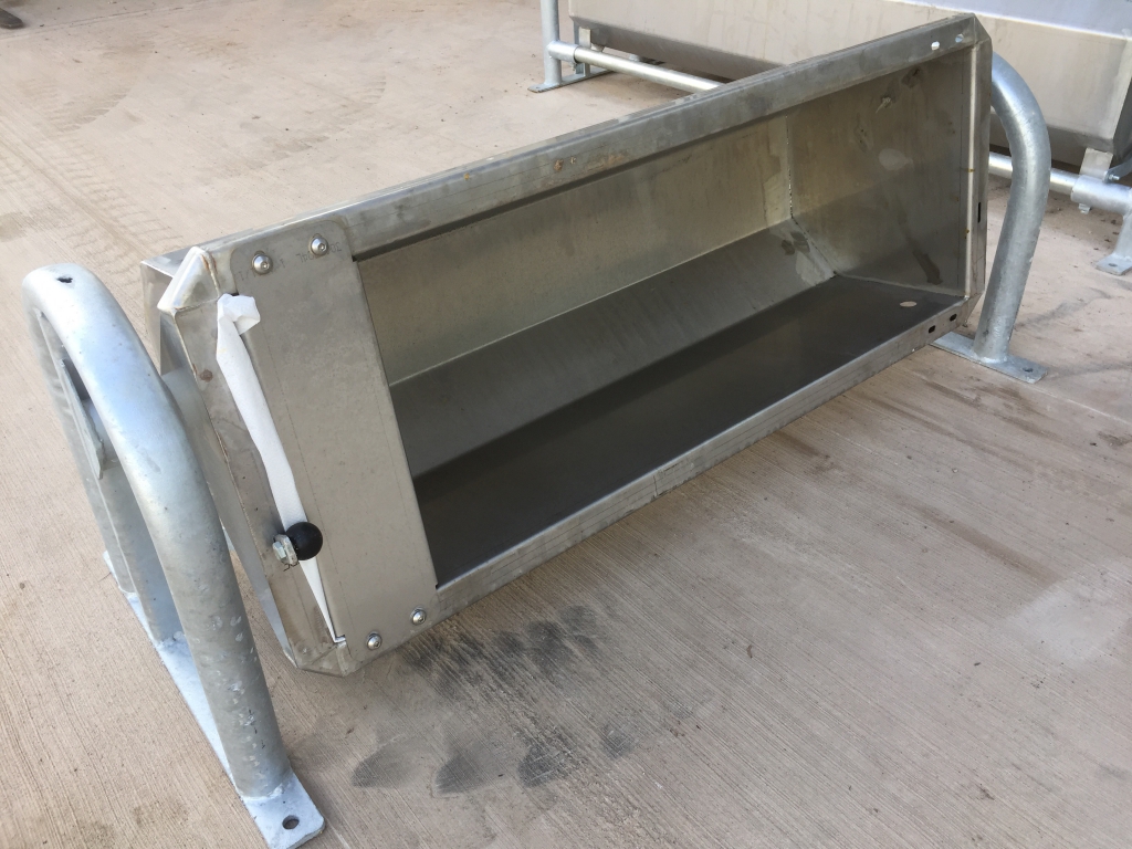 Condon 4ft stainless tip over drinkers