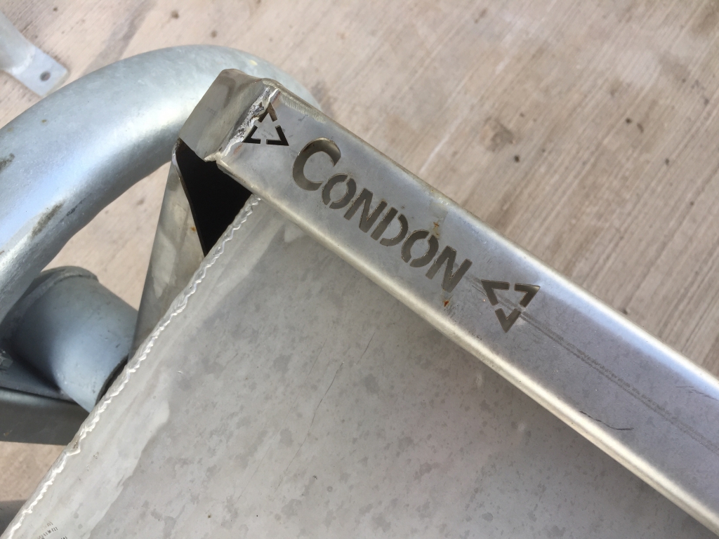 Condon 4ft stainless tip over drinkers
