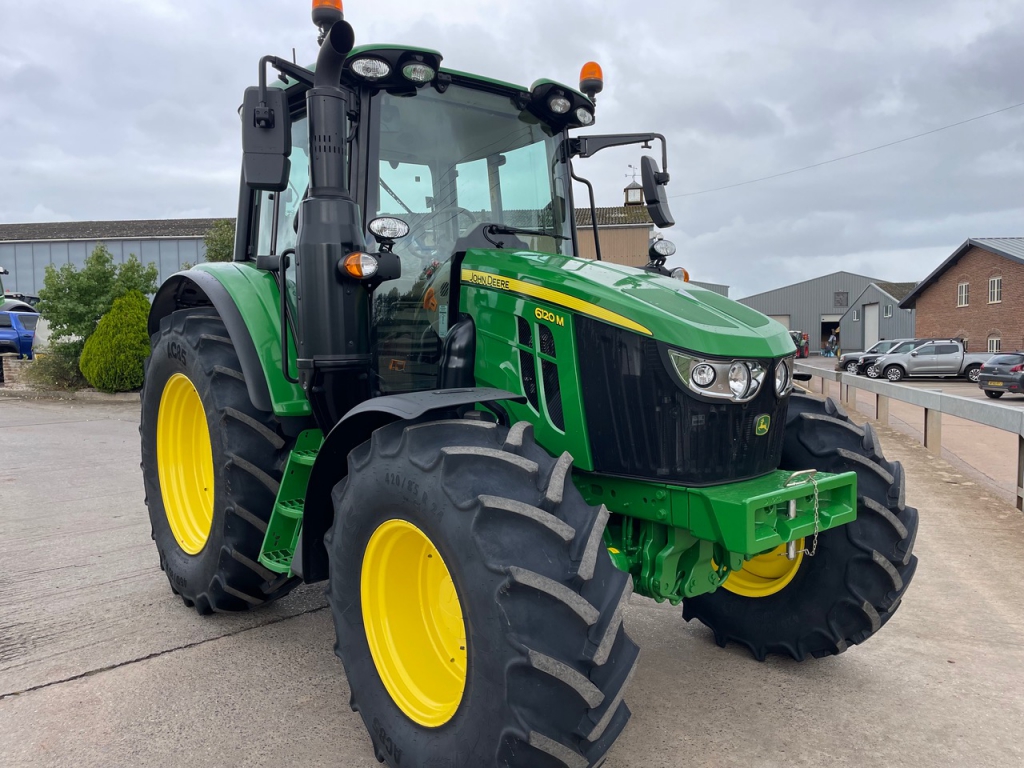 John Deere 6120M