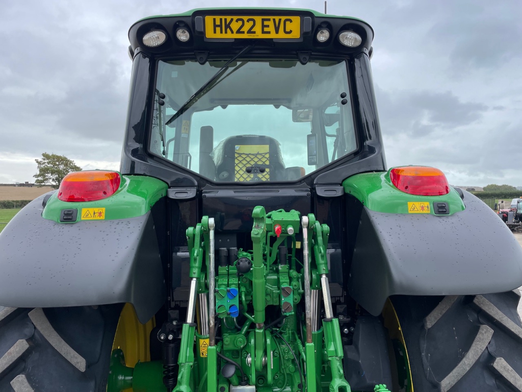John Deere 6120M