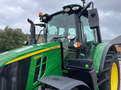 John Deere 6120M