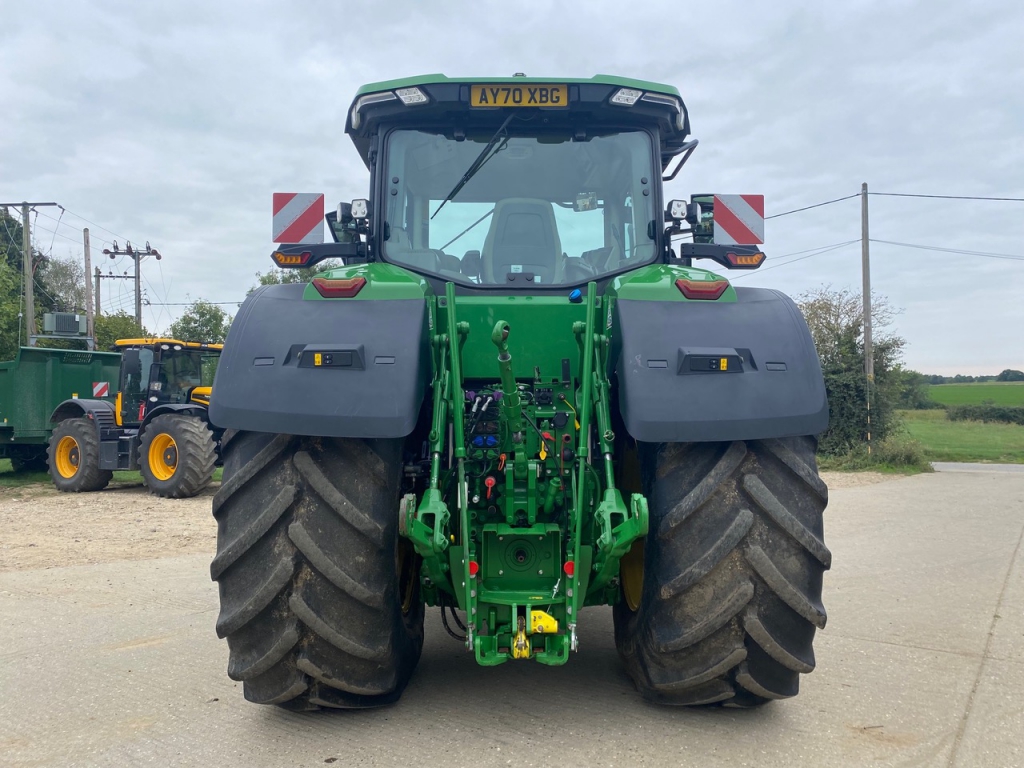 John Deere 7R 330
