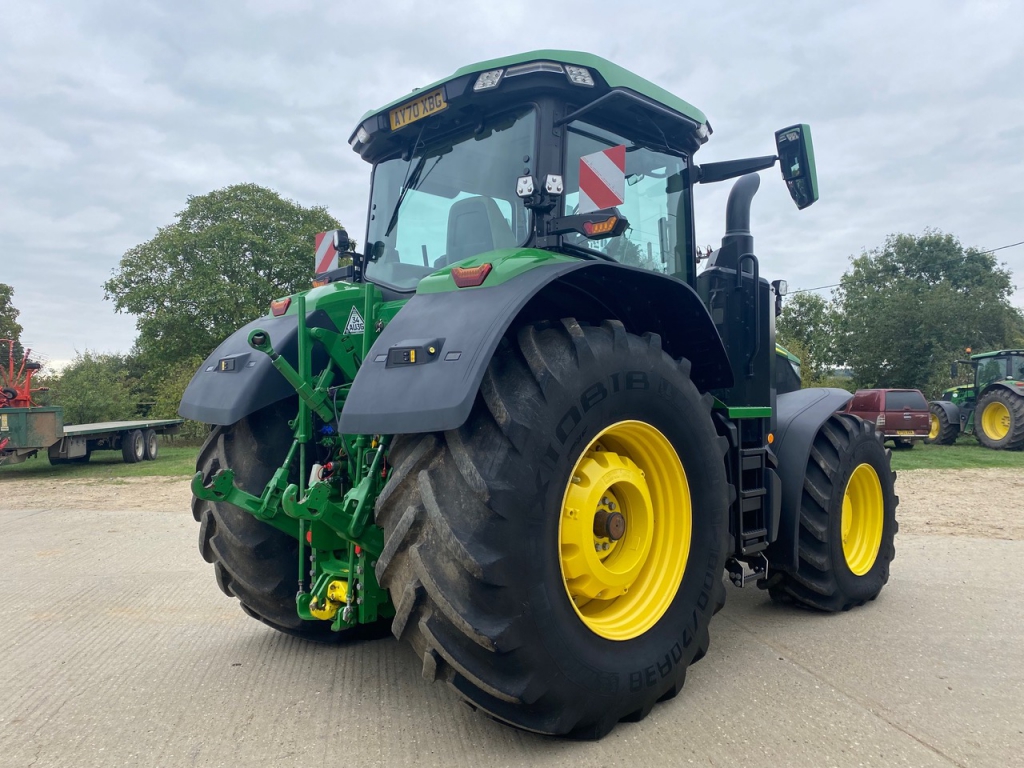 John Deere 7R 330