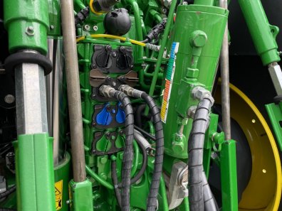 John Deere 6250R