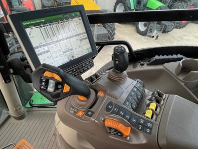 John Deere 6250R