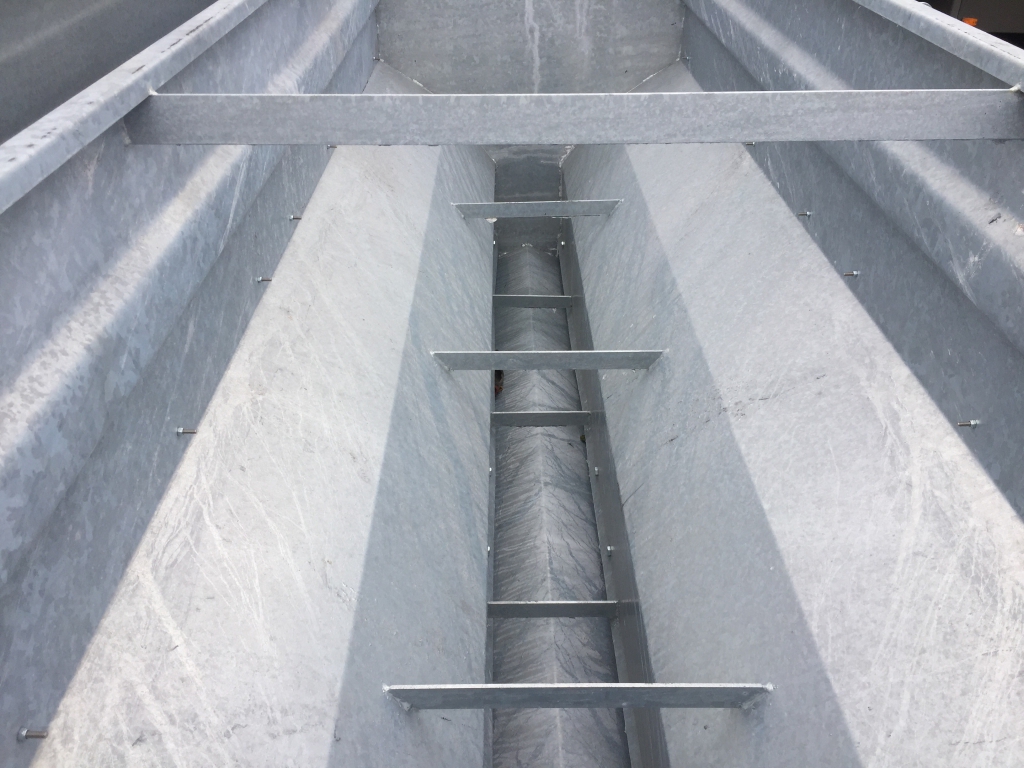 Condon Engineering 1.5 ton ad-lib feeder