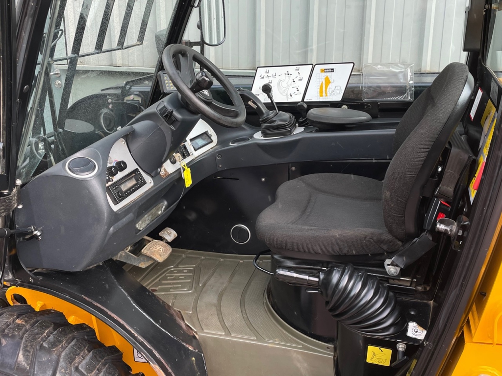 JCB 520-40