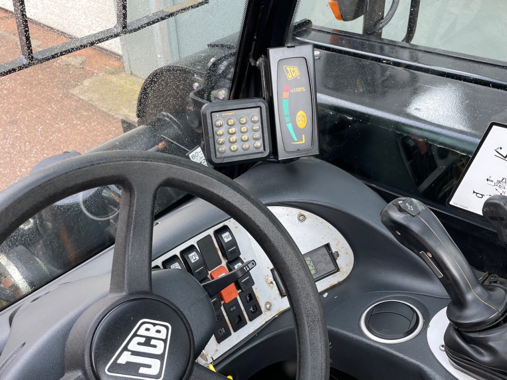 JCB 520-40