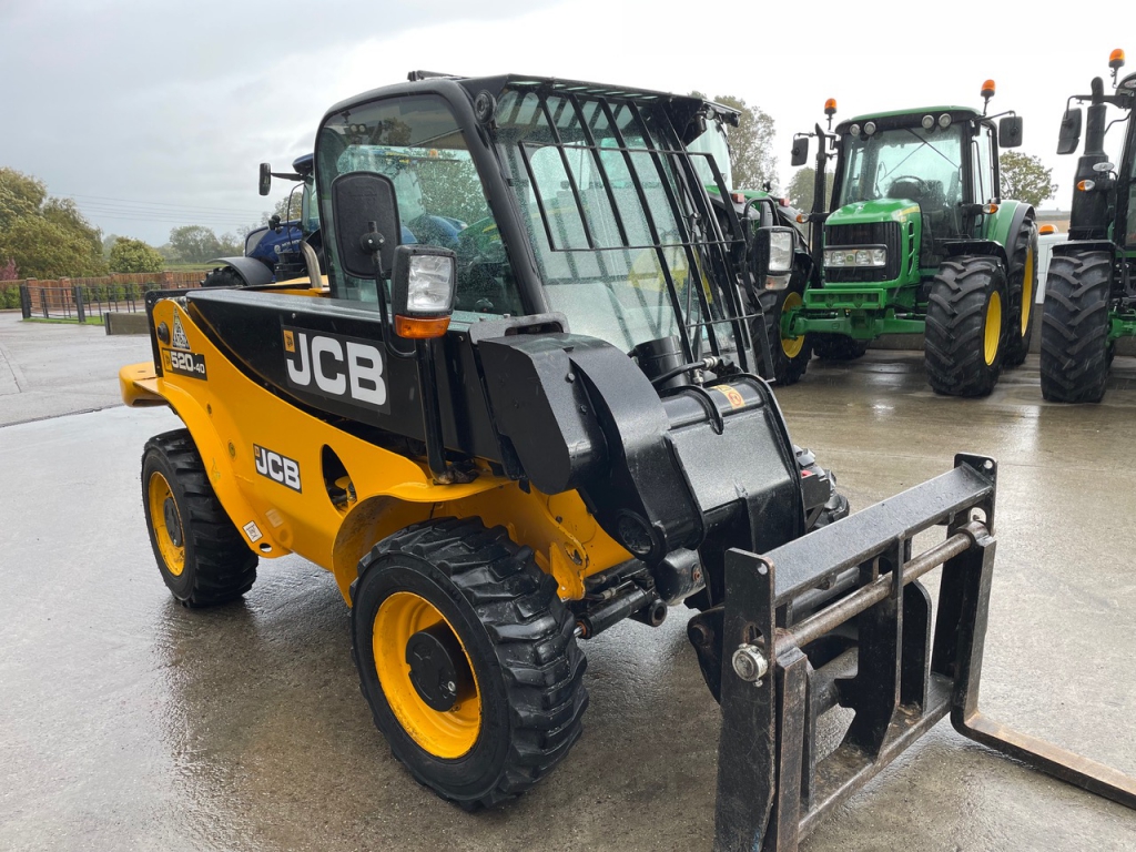 JCB 520-40