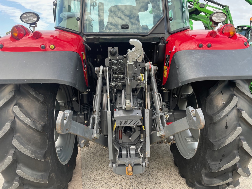Massey Ferguson 5712S Efficient