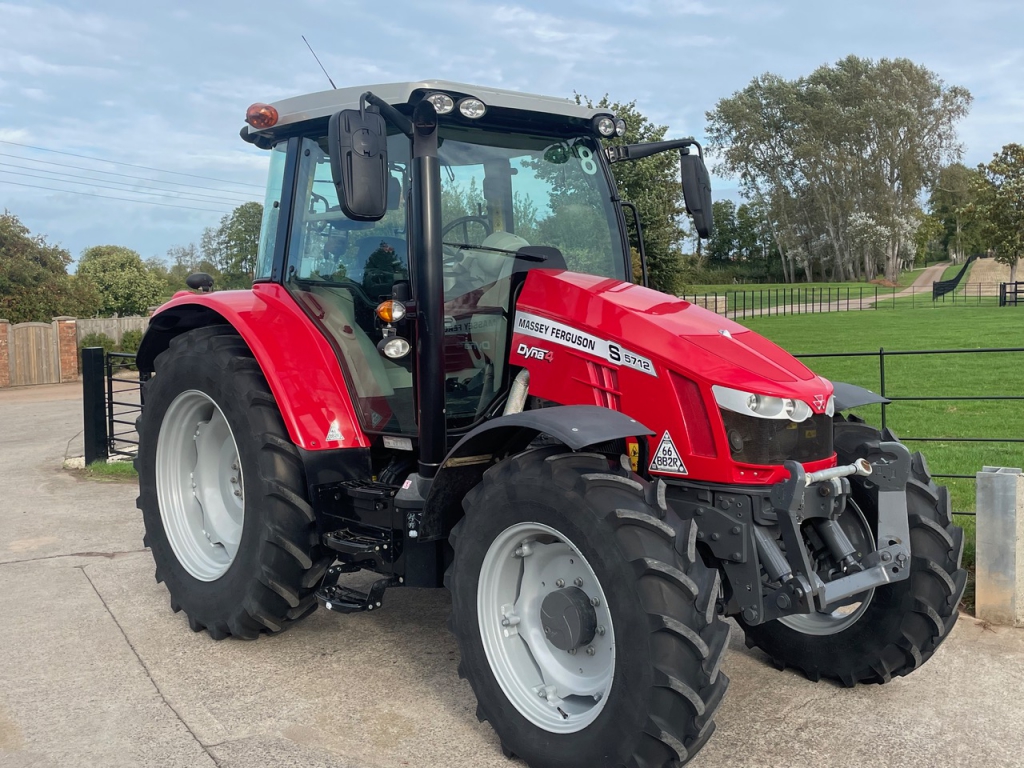 Massey Ferguson 5712S Efficient