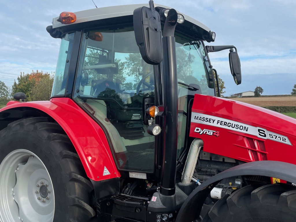 Massey Ferguson 5712S Efficient