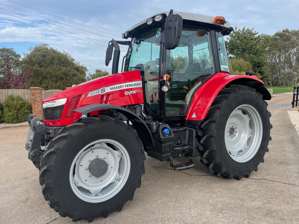 Massey Ferguson 5712S Efficient