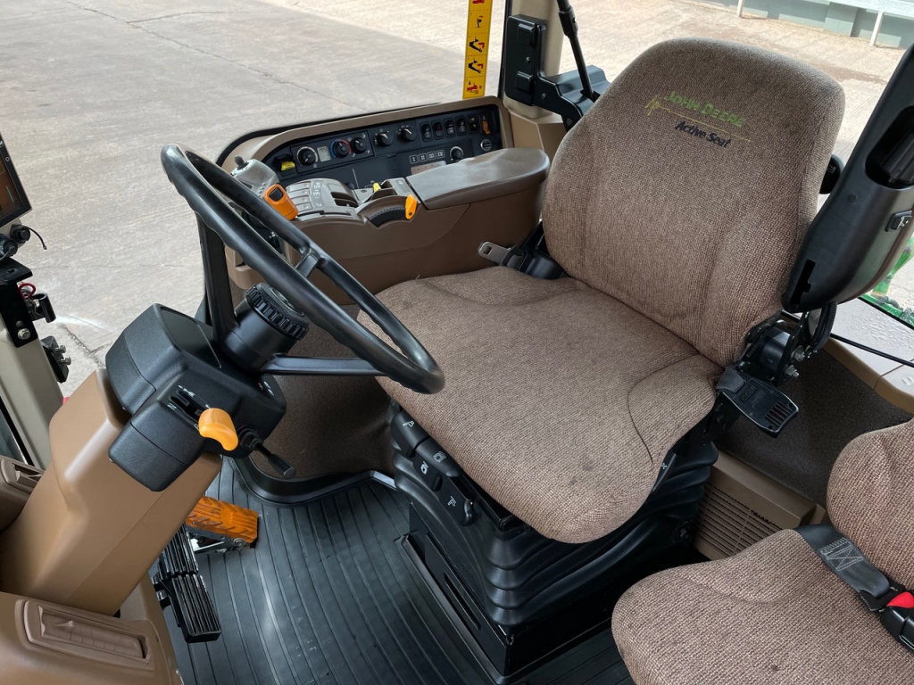 John Deere 7930