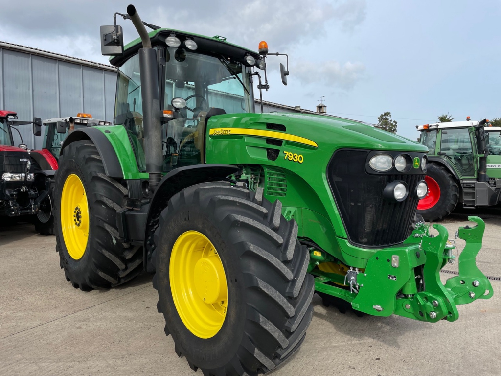 John Deere 7930
