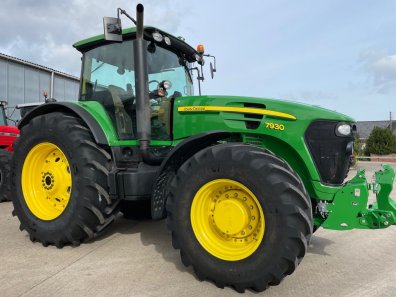 John Deere 7930