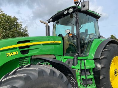 John Deere 7930