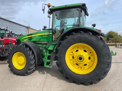 John Deere 7930