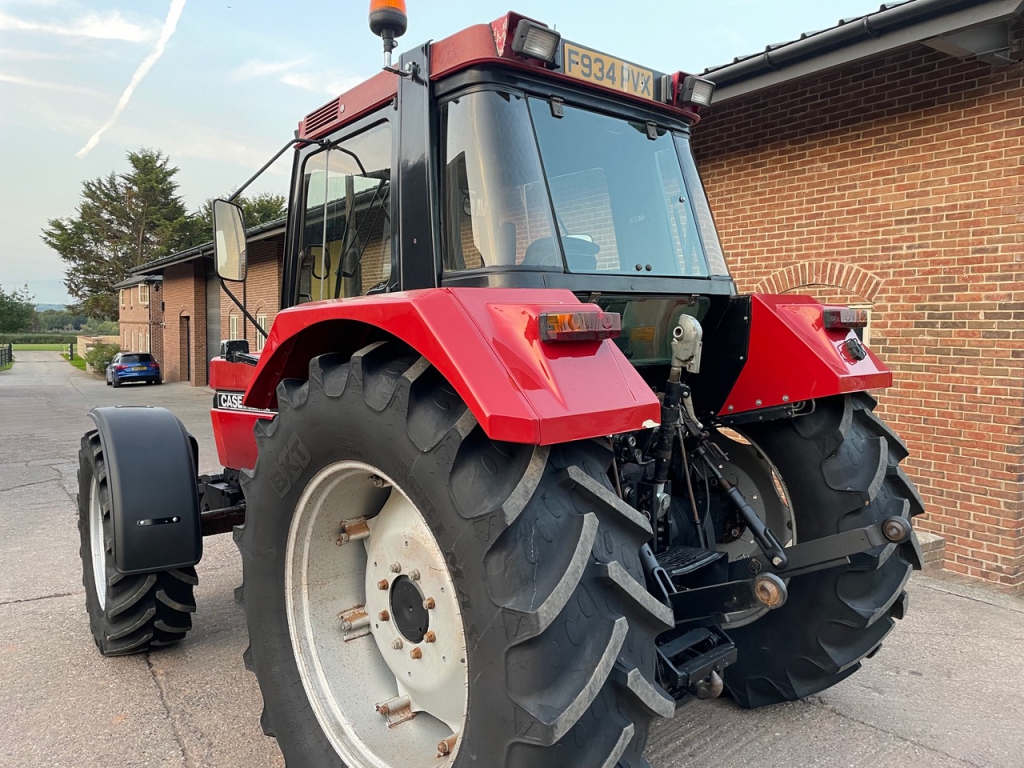 Case 1056XL