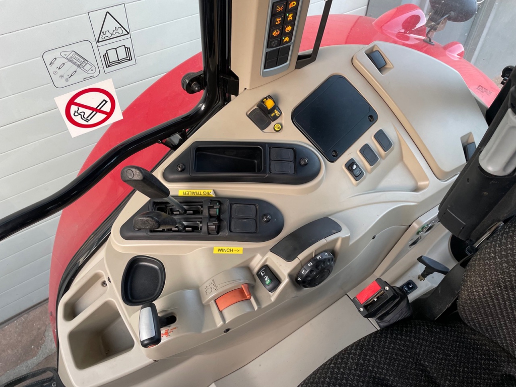 Massey Ferguson 5712S Essential