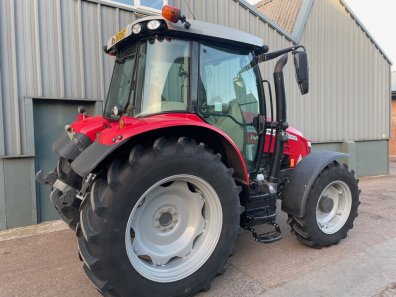 Massey Ferguson 5712S Essential