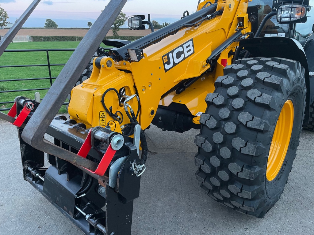 JCB 320S