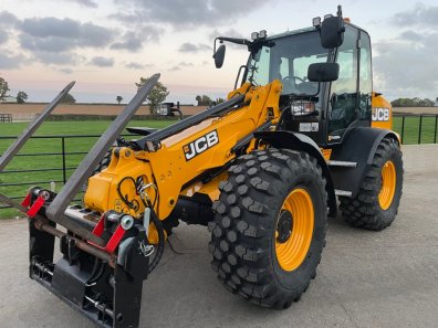 JCB 320S