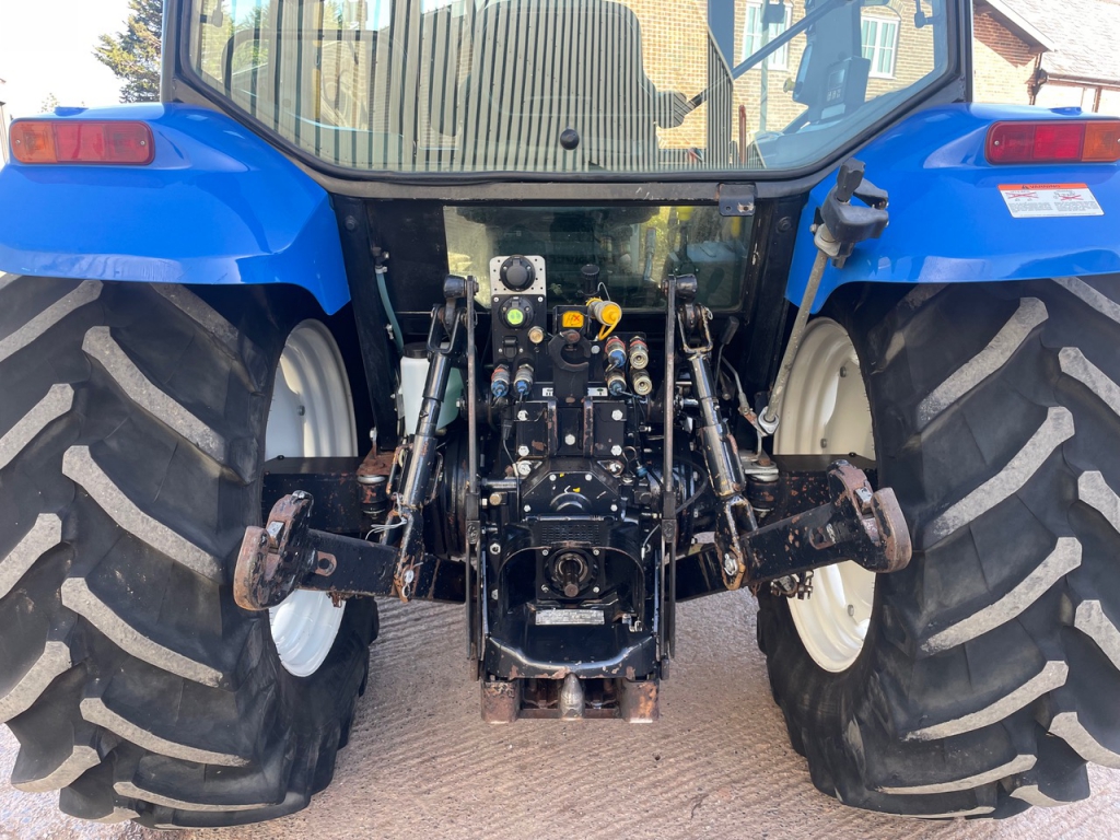 New Holland TL90