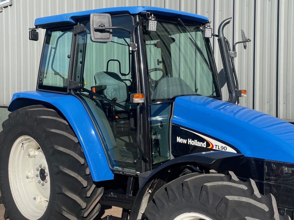 New Holland TL90
