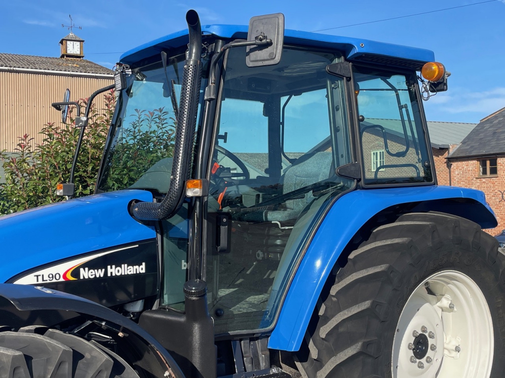 New Holland TL90