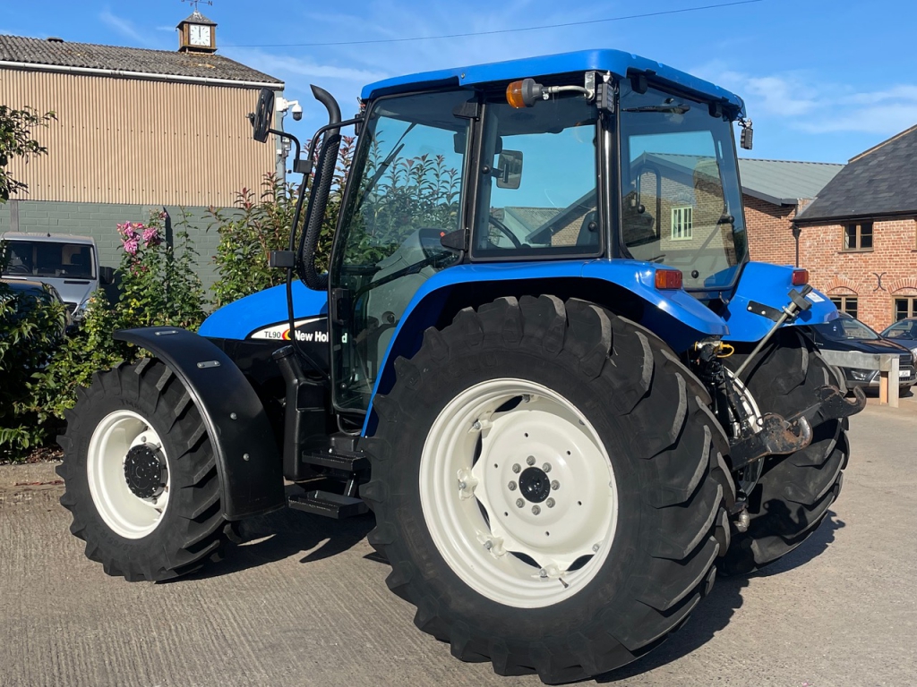 New Holland TL90
