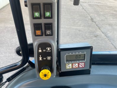 New Holland TL90