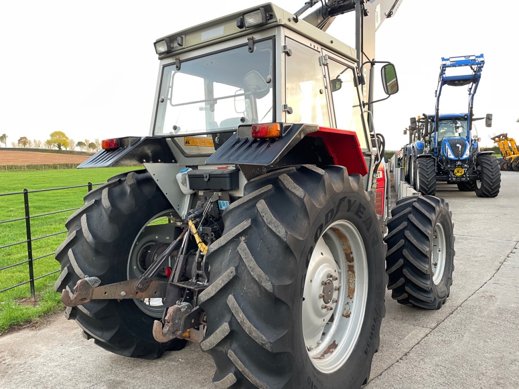 Massey Ferguson 390T