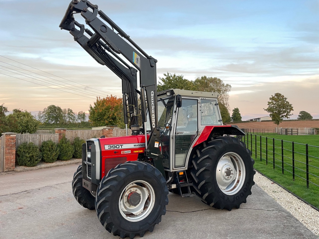 Massey Ferguson 390T