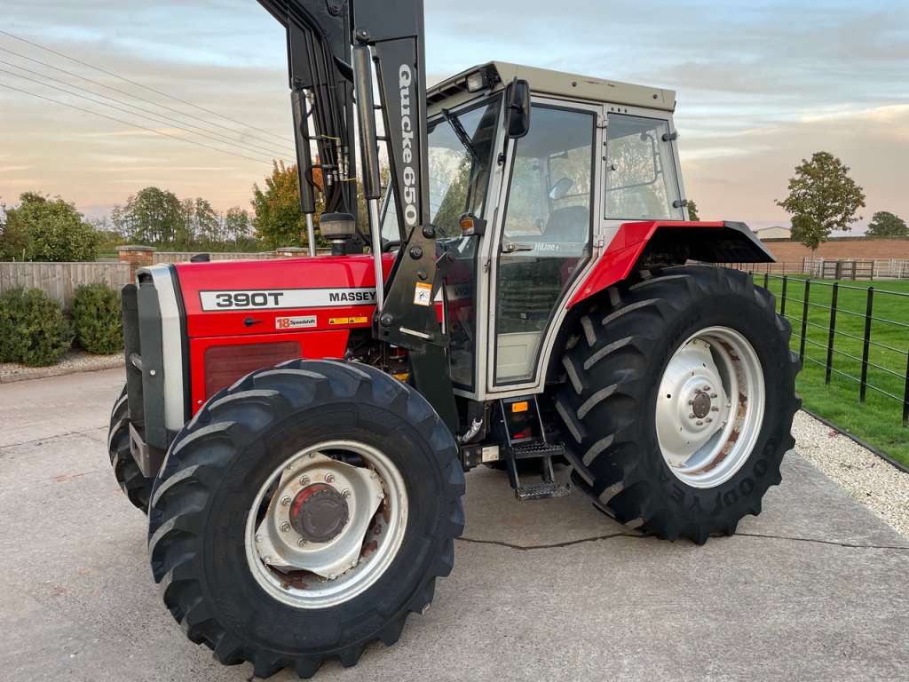 Massey Ferguson 390T