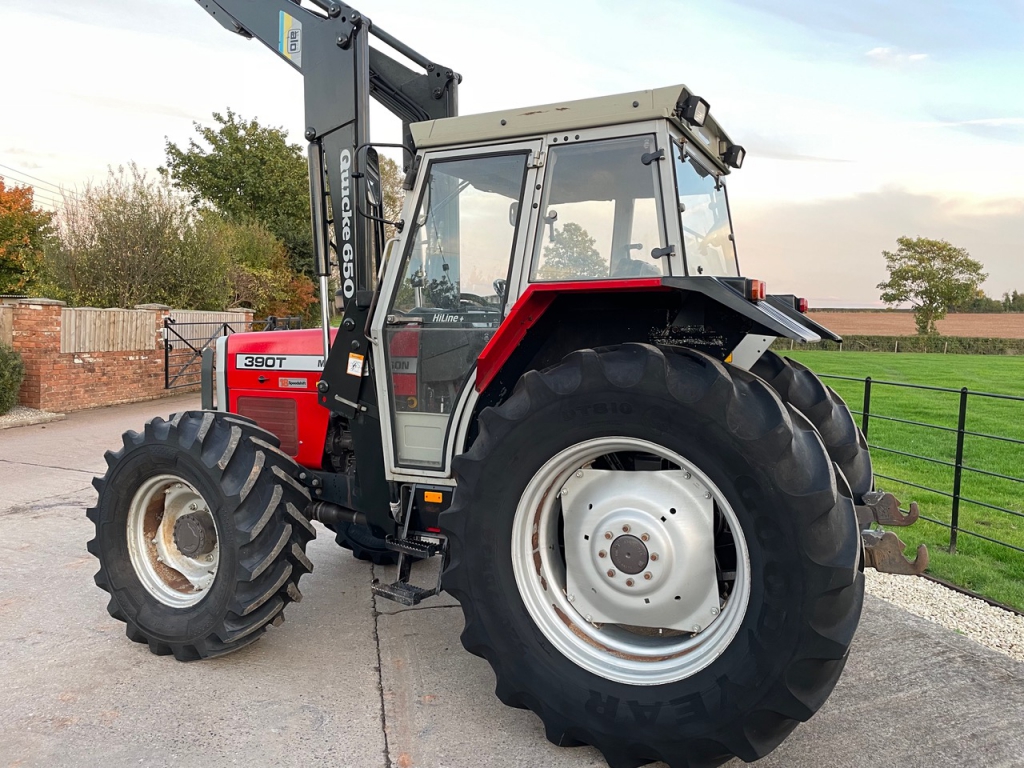 Massey Ferguson 390T