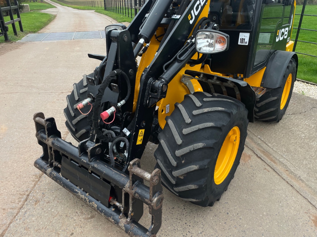 JCB 403