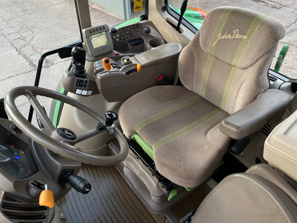 John Deere 6930